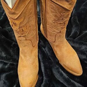Naked wolfe womens size 8 boots. These retail at $500!